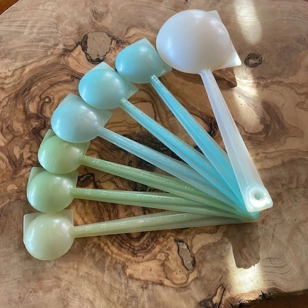 Vintage Tupperware Measuring Spoons - Picture 2 of 7